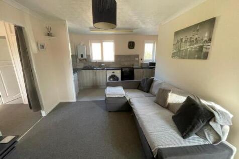 Willowherb Close, Haydon Wick, Swindon, Wiltshire, SN25 1RS photo 3