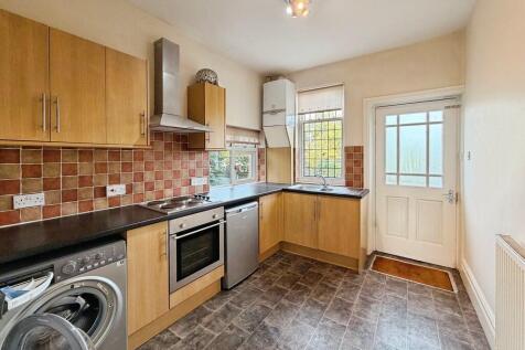 Flat  A  16 Calverley Lane, Horsforth photo 5
