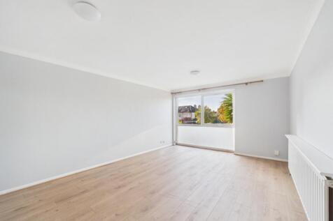 Mintern Close, Hedge Lane, LONDON, N13 photo 2