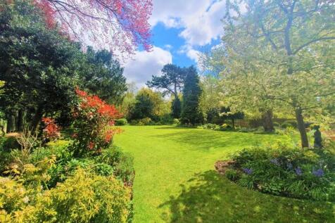 Victoria Court, Davenport Road - Communal Gardens