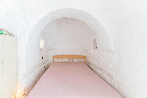 0022246-018_trullo_sessana_for_sale_ostuni_puglia_ital