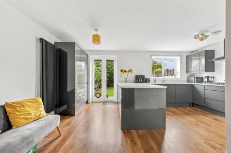 Kitchen 4.jpg