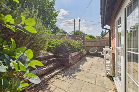 CAM02909G0-PR0460-STILL018