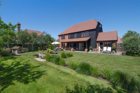 Chestfield Farm Court, The Drove, Chestfield, Whit