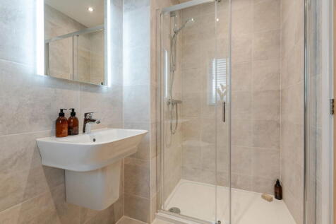 Hallam_Evergreen_Parade_En_Suite