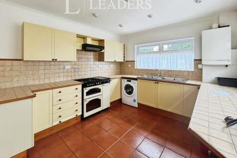 Ellis Road, Clacton-on-Sea, Essex, CO15 photo 5