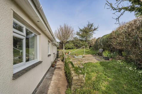 2 Rear Garden.JPG
