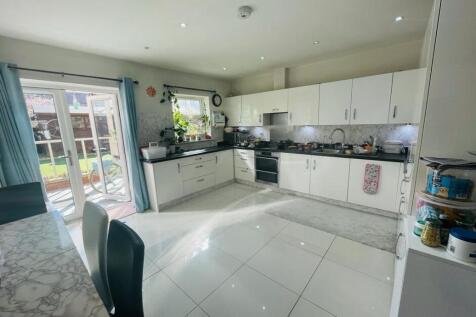 Foxglove Close, West Drayton photo 3
