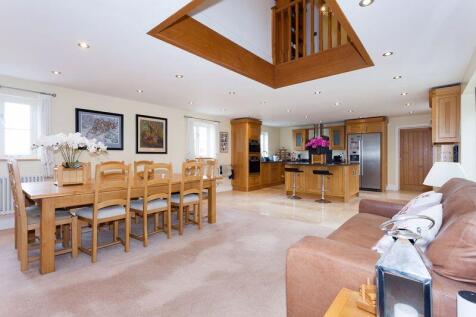 OPEN PLAN LIVING DINING KITCHEN