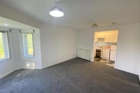 Robson Grove, Glasgow, G42 photo 3