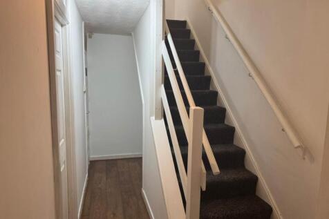 Frampton Close, Hull photo 3