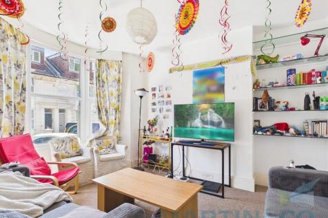 Living Room Pic 1