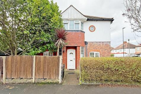 3-4 Bedroom House In Hounslow