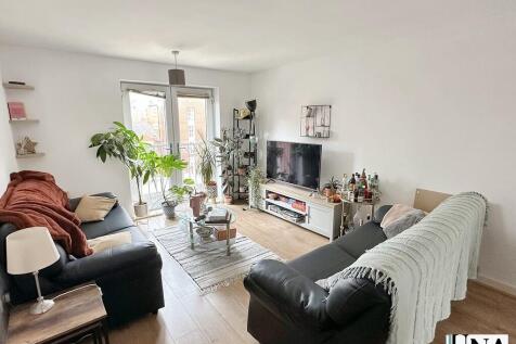3-bed flat on Quantum, 4 Chapeltown Street, Manchester, M1, £1,850/mo