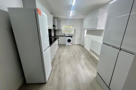 Canon Road, L6 photo 3