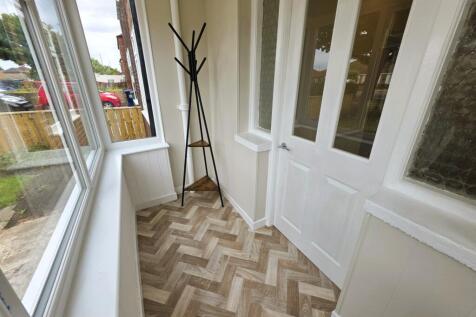 Kirkleatham Lane, Redcar, TS10 photo 4