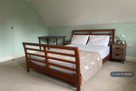 Large Double Bedroom