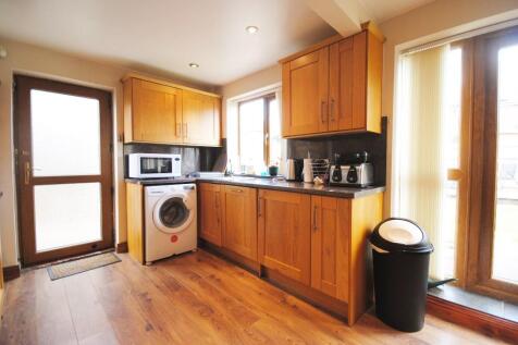 Poplar Avenue, LS25 photo 5