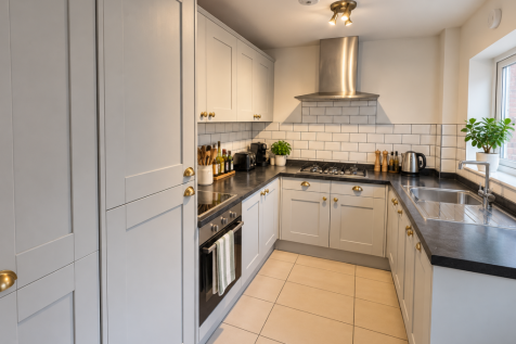 6 Bedroom Terraced in NG7 1QA