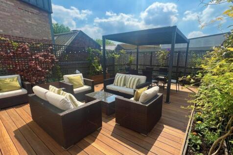 Deck Area2.jpg
