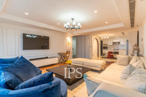 15th Floor 4 Bedroom Condo For Sale - De Castle Noblesse, Beoung Kak 1, Phnom Penh