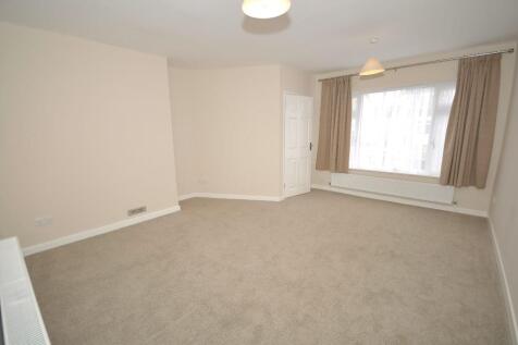 Trent Close, Farnborough, Hampshire, GU14 photo 4