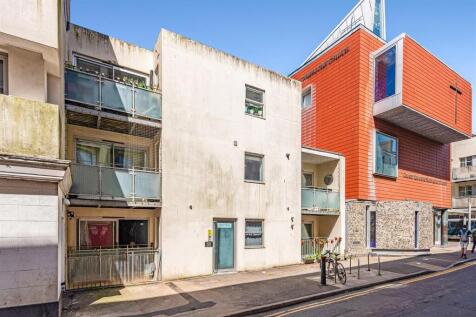 Flat 4, 30 Dorset Gardens-1.jpg