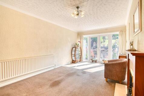 15 Lodge Lane-13.jpg