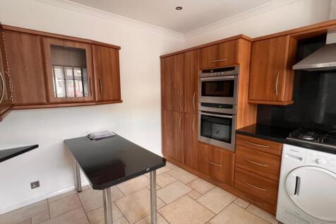 Toft Avenue, Grays photo 3