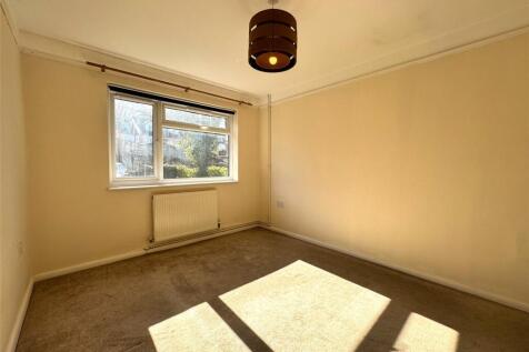Holmesdale Road, North Holmwood, Surrey, RH5 photo 4