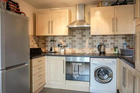 Broomfield Cres, Leeds photo 4