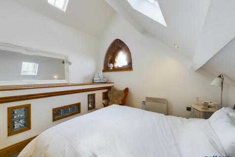 Apartment 8 - Bedroom Two