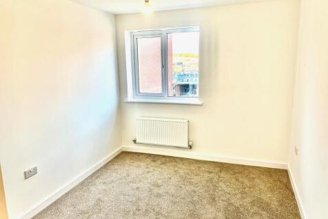 Rosewood Way, Hampton Gardens, Peterborough photo 4