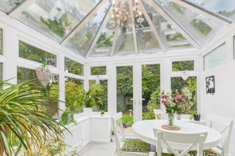 Welwyn Garden City, AL8 - property photo