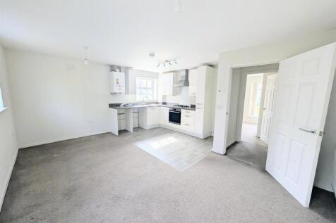 OPEN PLAN KITCHEN/LOUNGE