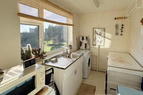 86 Harborough Rd Desborough-7.jpg