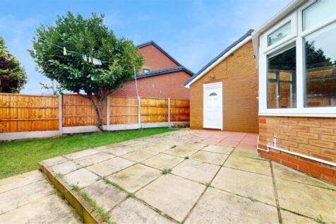 The-Hedgerows Rear Garden