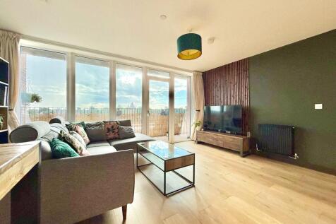 Living/Dining Area Continued