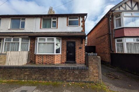4-bed house on Ringwood Crescent, Nottingham, £2,513/mo