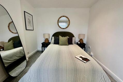 WhatsApp Image 2025-11-05 at 13.52.27_95ff8e31.jpg