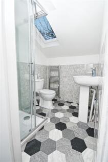 Bathroom 3.jpg