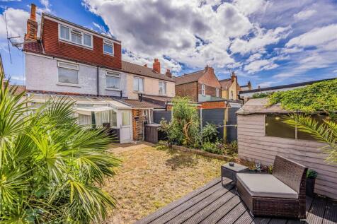 81 Chesterfield Road, Portsmouth-Small-PorticoMark