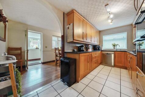 1301062-9-6835b62d5ad0d.nef