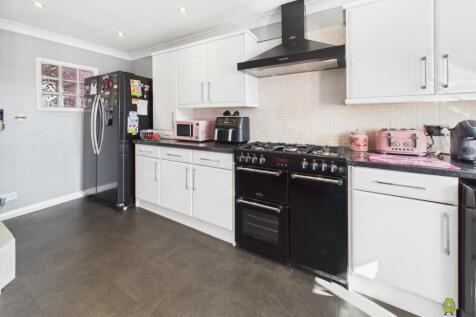 Presented by Clinton at EweMove Bexleyheath and Da