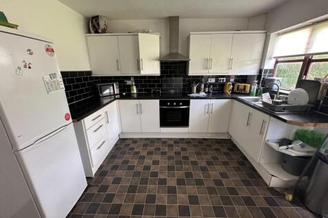 Greton Close, Longsight, £135pppw photo 4