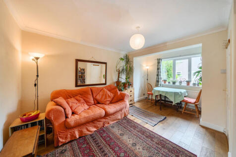 Sitting/Dining Room