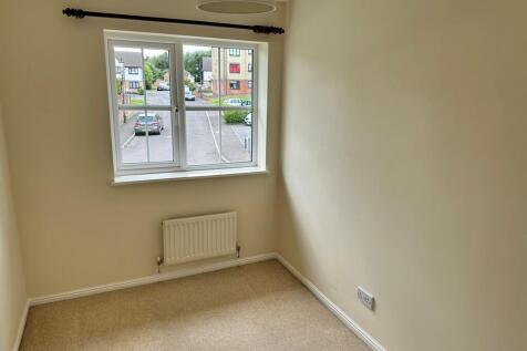 PLOVER COURT, YEOVIL photo 5