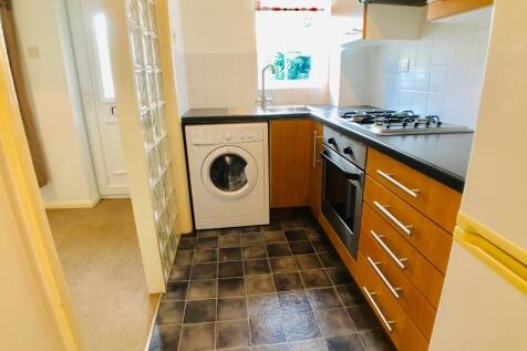 Milverton Green, Luton, Bedfordshire, LU3 photo 5