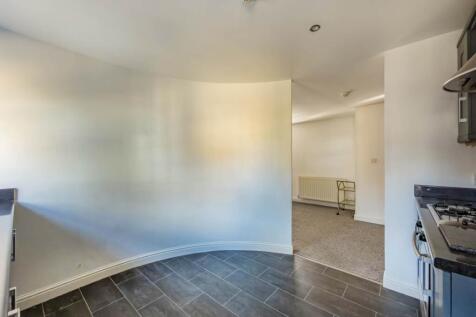 Rhodes Court, Leeds photo 5
