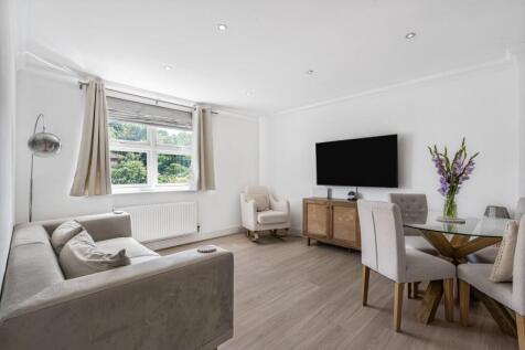 7 monarch - Living room.jpg